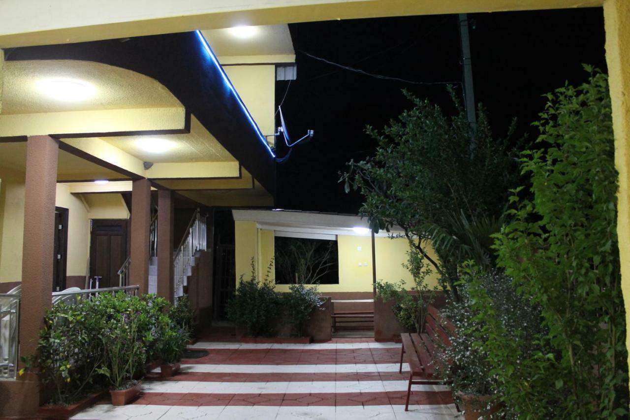 Hotell Anna Ureki Extérieur photo